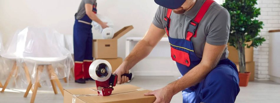 Camión de mudanzas Puntualísimo en Dénia para transporte nacional e internacional